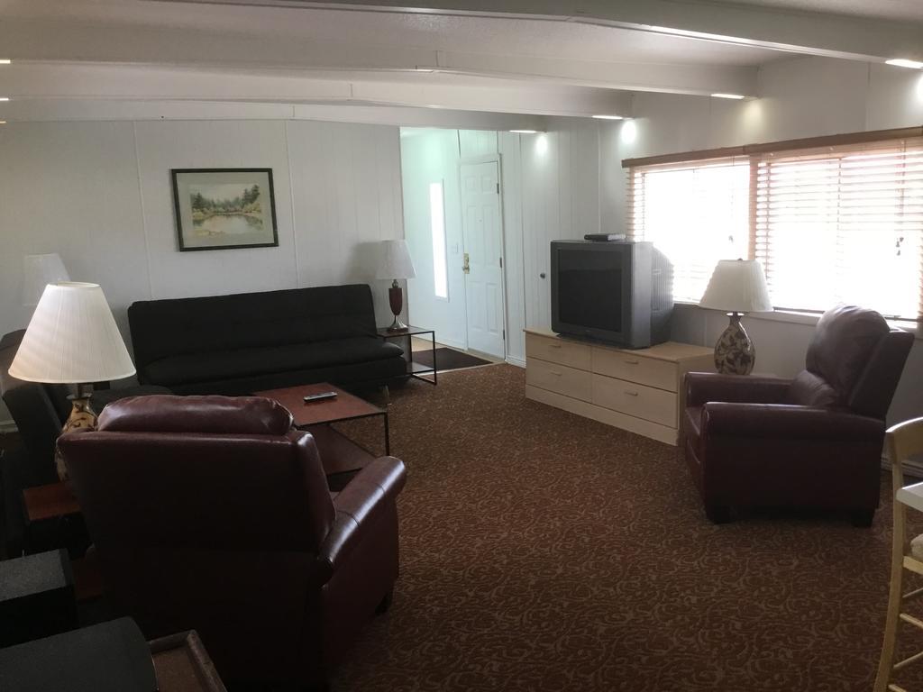 גרייט פולס Ski'S Western Motel מראה חיצוני תמונה